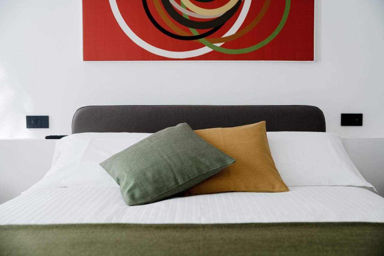 Dome'S Charme - The House Of Travelers Apartment โกโม ภายนอก รูปภาพ