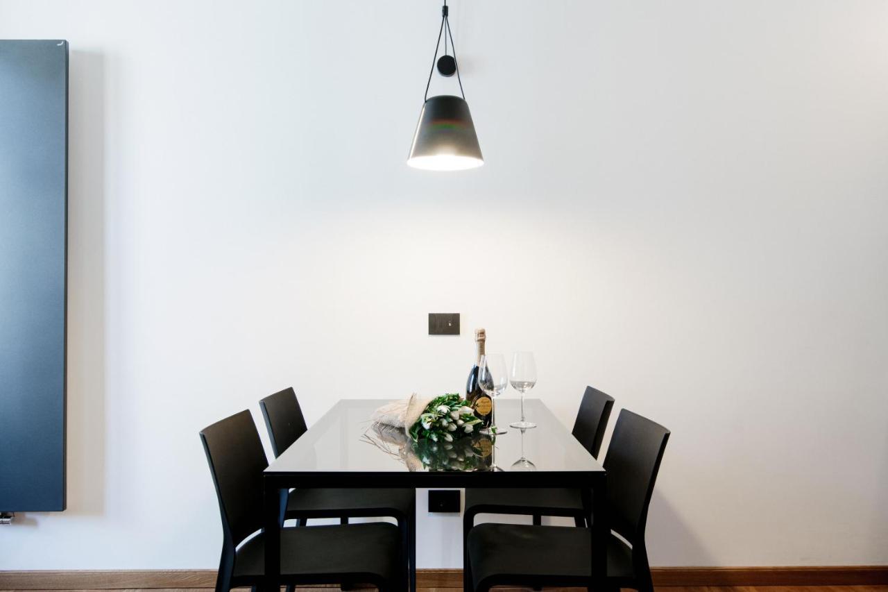 Dome'S Charme - The House Of Travelers Apartment โกโม ภายนอก รูปภาพ